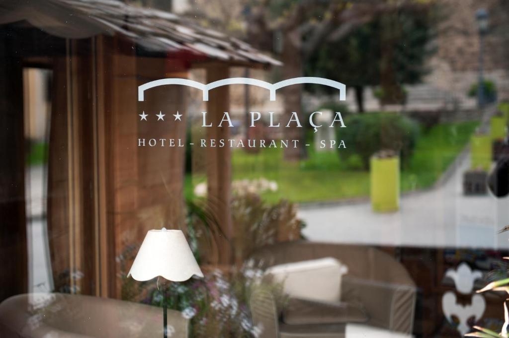 Hotel La Placa การ์ริเกญา ภายนอก รูปภาพ